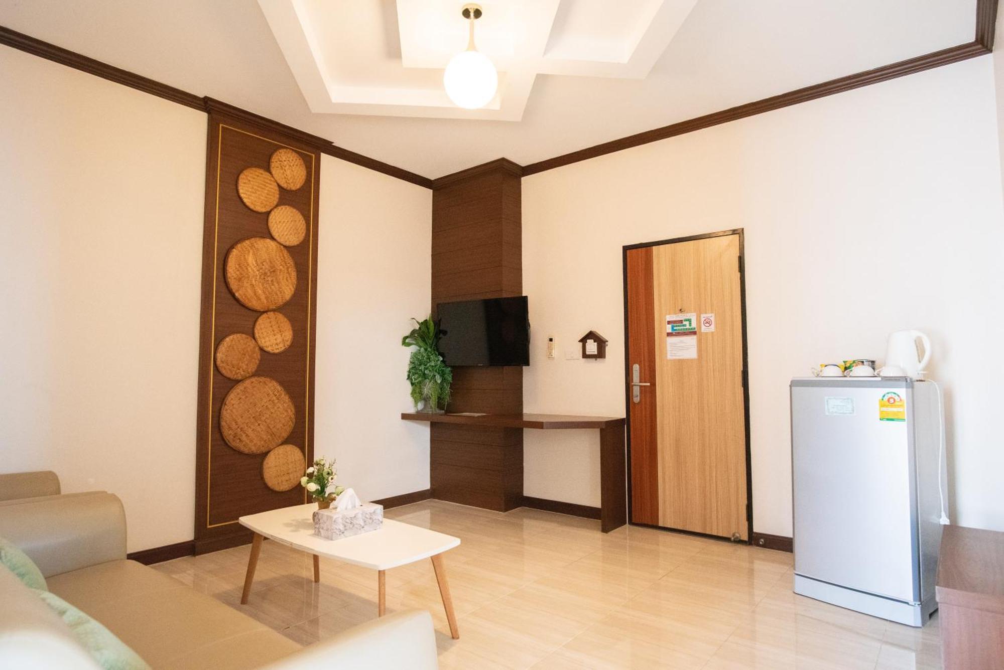 The Proud Hotel Убон Ратчатани Екстериор снимка
